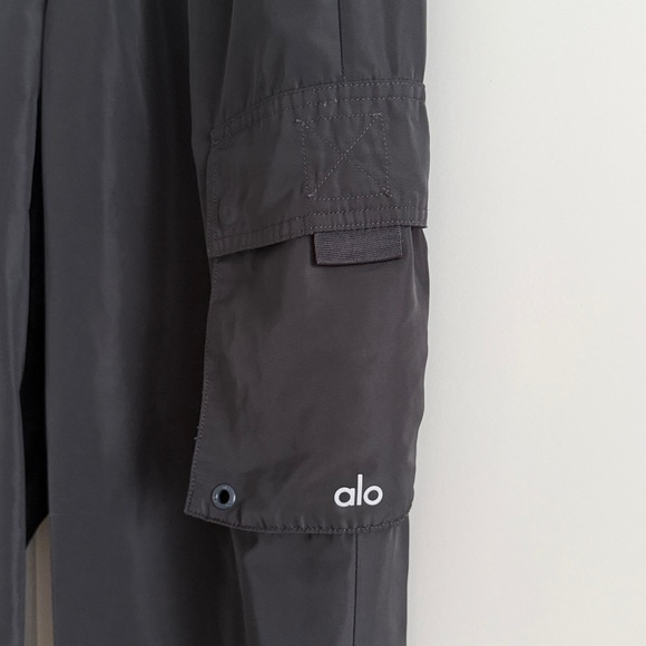 Alo Yoga Cargo Pant - Picture 3 of 6